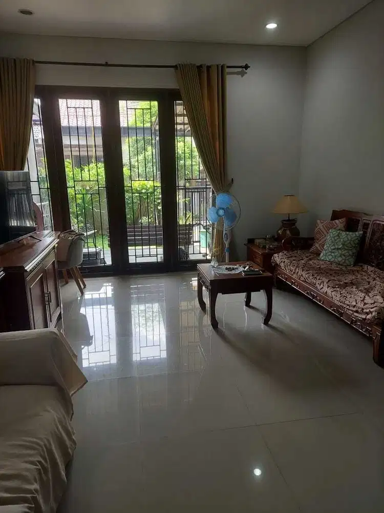 Jual rumah daerah Cinere