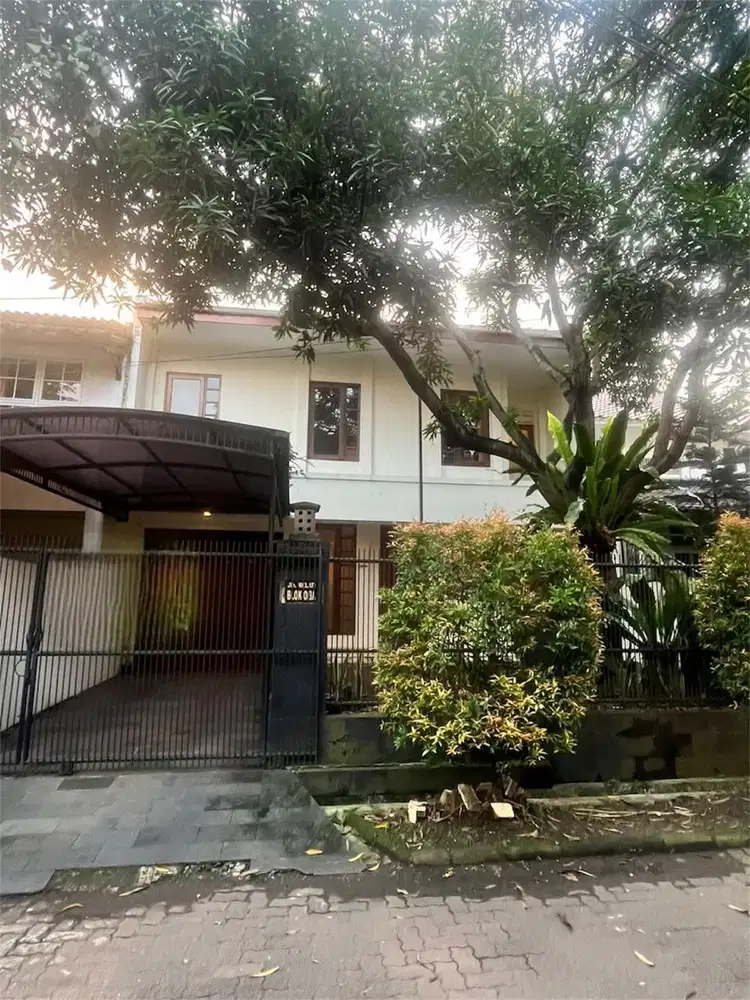 Dijual rumah cantik siap huni di Lebak Lestari dekat MRT