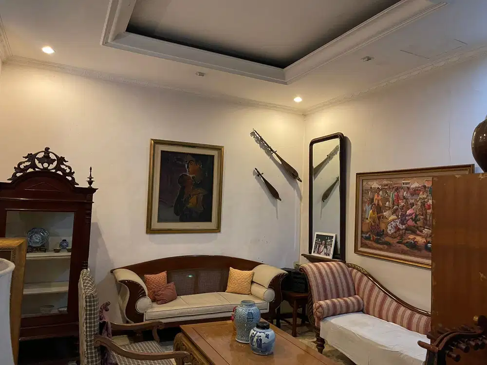 Dijual Rumah Nyaman Dekat Taman di Kebayoran Baru, Jakarta Selatan