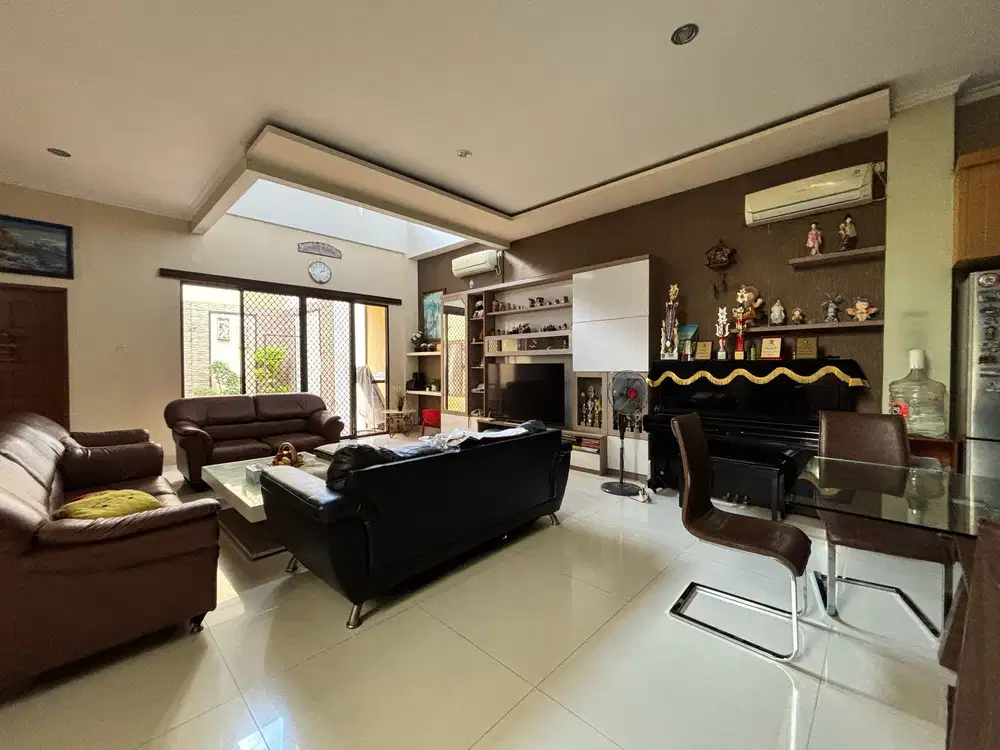 Dijual Rumah Mewah Cakep Strategis Di Galaxy Bekasi
