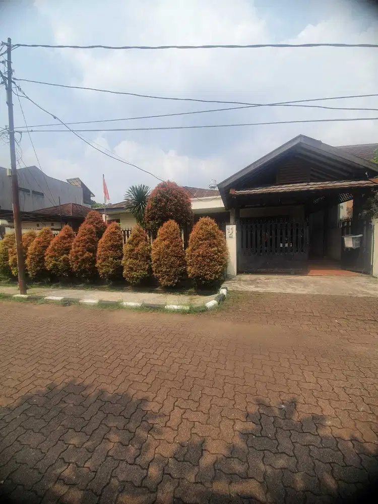 Rumah dijual dibawah harga pasar, hanya hitung tanah di Lebak Lestari