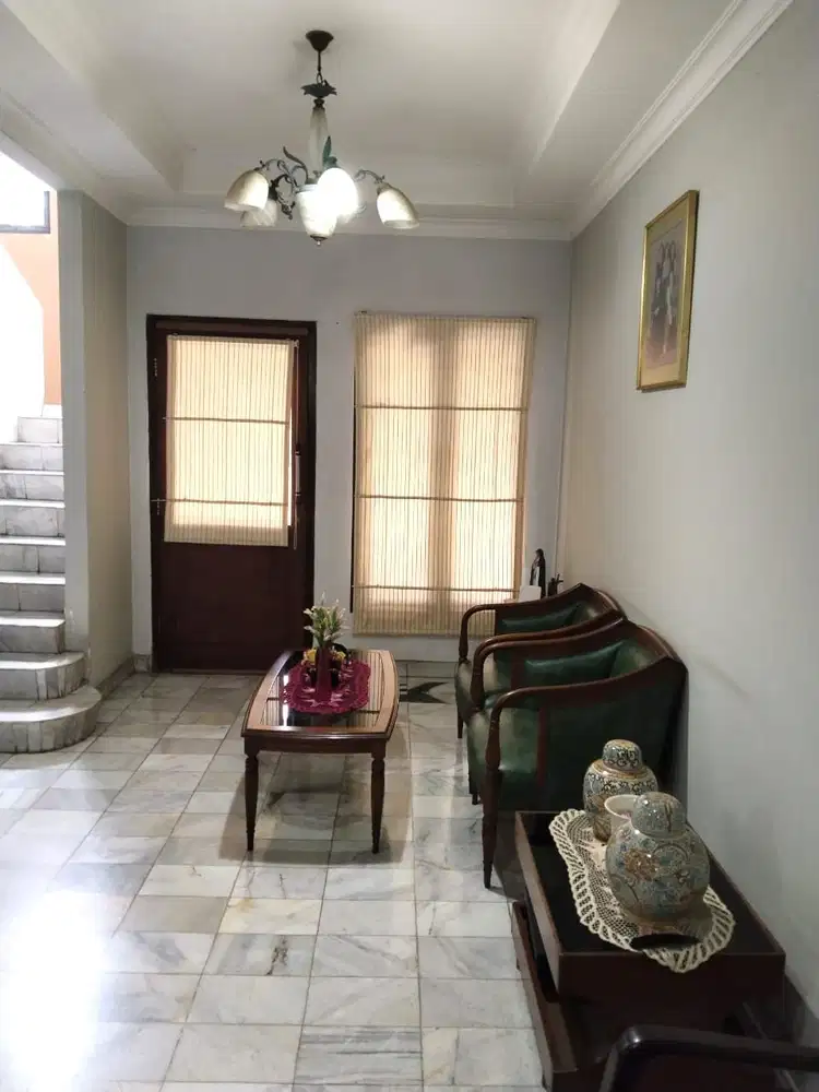 Dijual rumah di Cinere