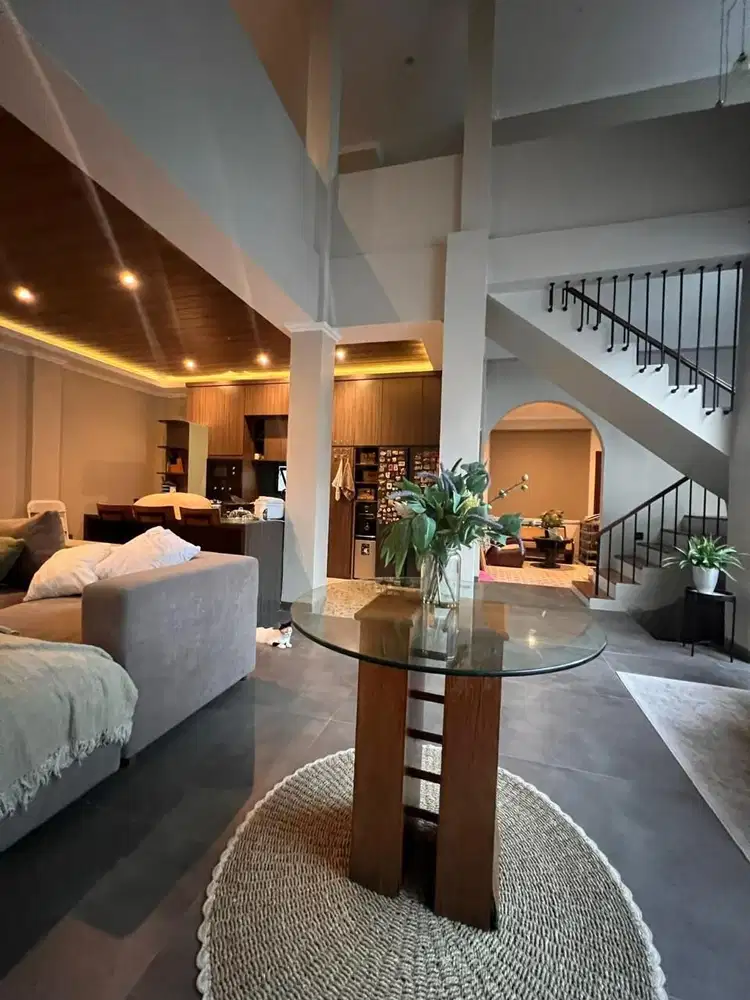 Dijual rumah cantik di Cirendeu, lokasi strategis dan bebas banjir