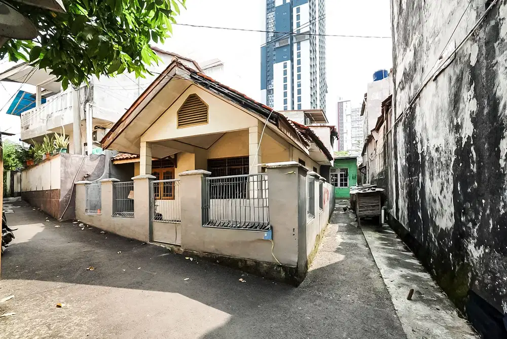 Di jual Cepat Rumah Strategis di jln H. Sainan Pondok Cina
