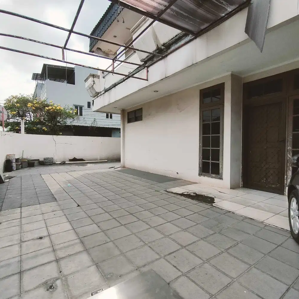 Dijual Rumah 2,5 Lantai Taman Kota Jakarta Barat Dekat Stasiun Kereta