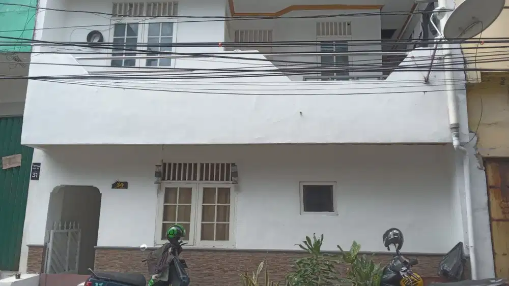 RUMAH MURAH PINGGIR JALAN BISA UNTUK USAHA DI ANGKASA KEMAYORAN