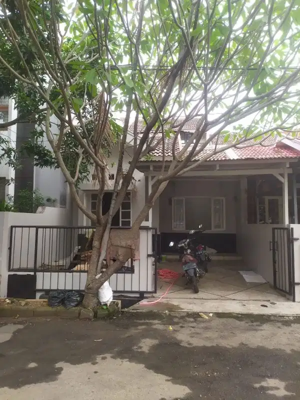 Rumah siap huni dalam perumahan di graha bintaro