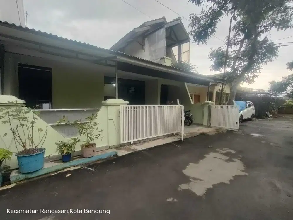 DIJUAL MURAH RUMAH 2LANTAI LT88/80 HARGA540JT DI RIUNG BANDUNG