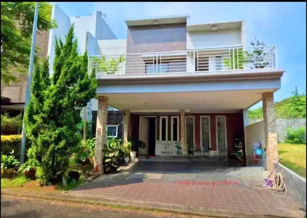 Rumah Rapi Dekat Tol Dan Stasiun di The Green BSD, Asri Dan Terawat