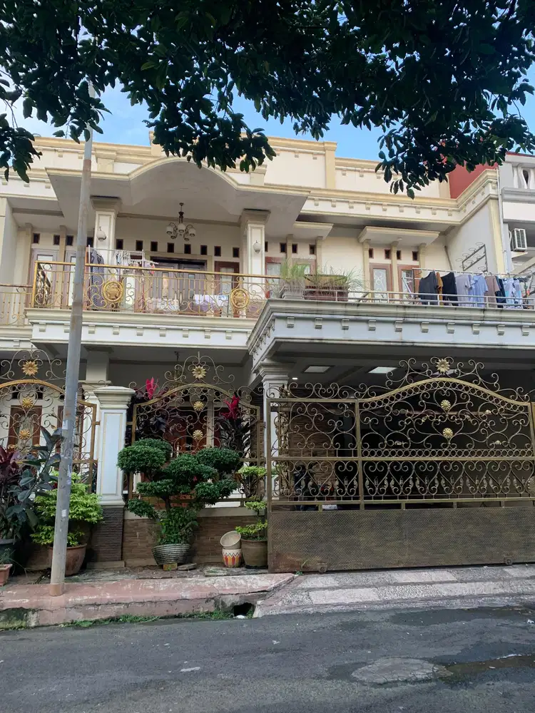 Rumah Cantik dan Nyaman dlm Komplek Besar di Tanjung Barat, Jaksel