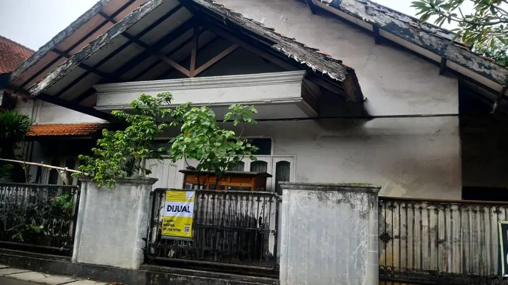 Rumah Tua 2 Lt Posisi Hook di Cirendeu, Tangsel