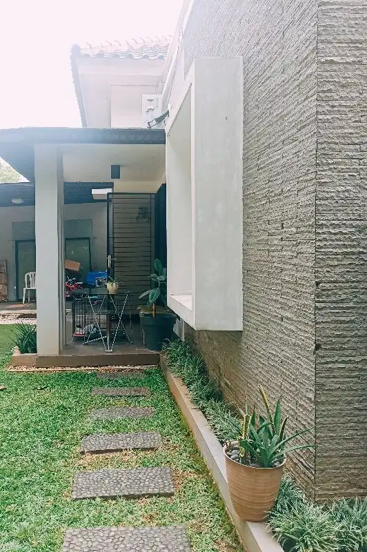 Rumah Halaman Luas Asri Murah Kencana Loka BSD city