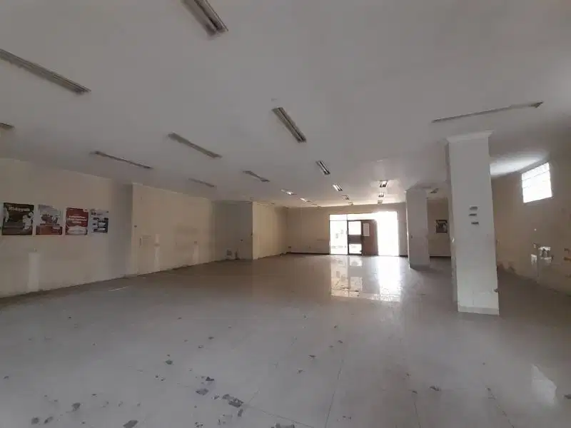 DI SEWA GEDUNG RUANG USAHA  KIARA CONDONG  2 LT