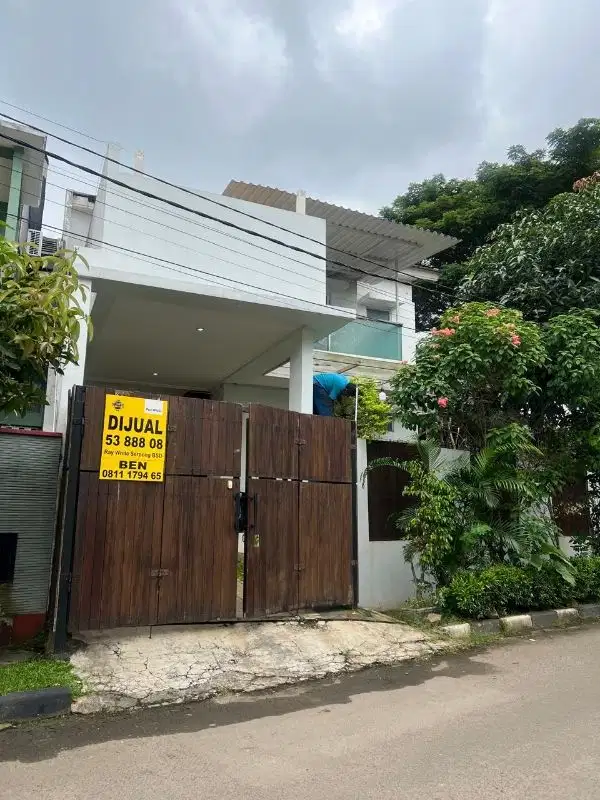 Rumah Renovasi samping Taman 500m dari Toll Melat Mas Vista Serpong
