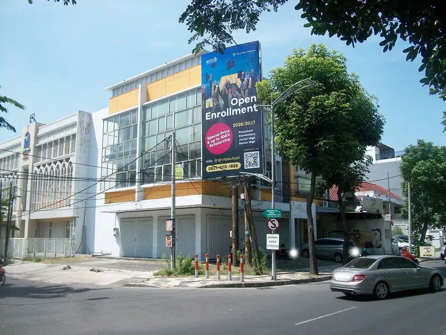 Ruko di Raya Dharmahusada Indah