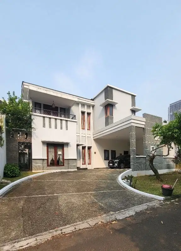 Rumah Mewah di Kawasan Eklsusif Telaga Golf BSD City