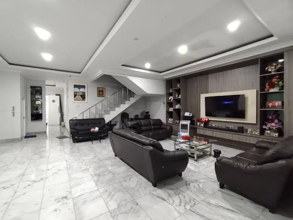 Rumah Sunter Bisma Dijual Cepat Lebar 12