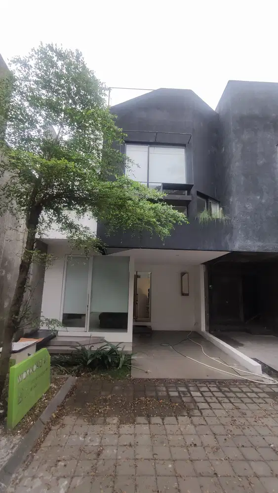 Rumah Kawula Muda Rooftop Desain  Iconik di Pondok Ranji