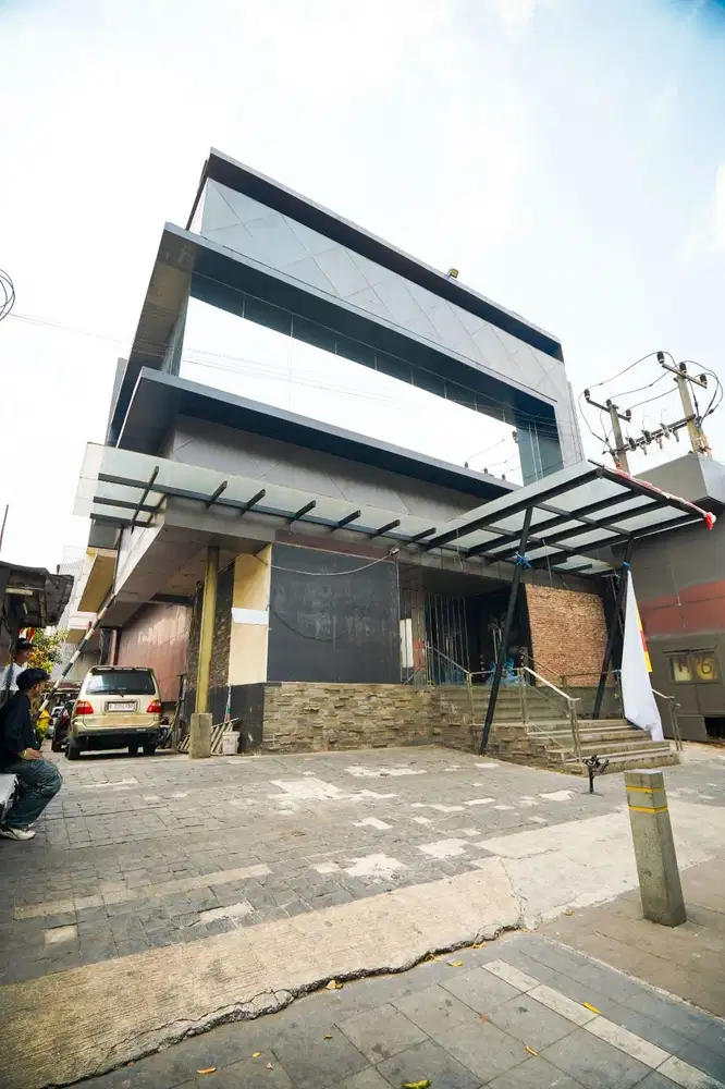 Dijual Gedung ex Bar di Kemang Raya