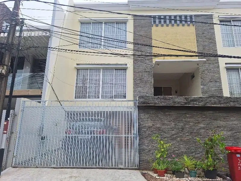 Disewakan Rumah Bagus di Sunter Paradise tahap I 3 lantai