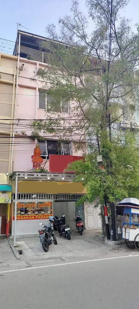 Ruko 4 lantai lebar 5 siap pakai di Lautze Raya Pasar Baru Sawah Besar