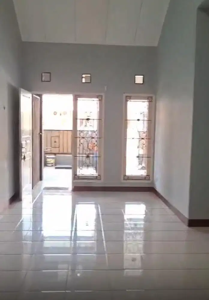 Dijual Rumah 1,5 Lantai Harga Nego di Harapan Indah, Bekasi