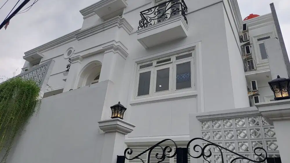Rumah Modern Rasa Villa di Ampera Jakarta Selatan