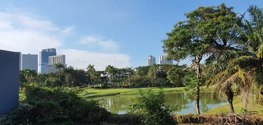 Dijual kavling golf view + danau di Graha Famili , Surabaya Barat