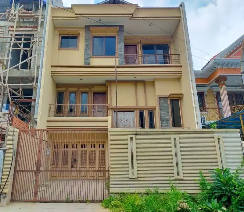 rumah villa gading indah 3 lantai hitung tanah hadap utara