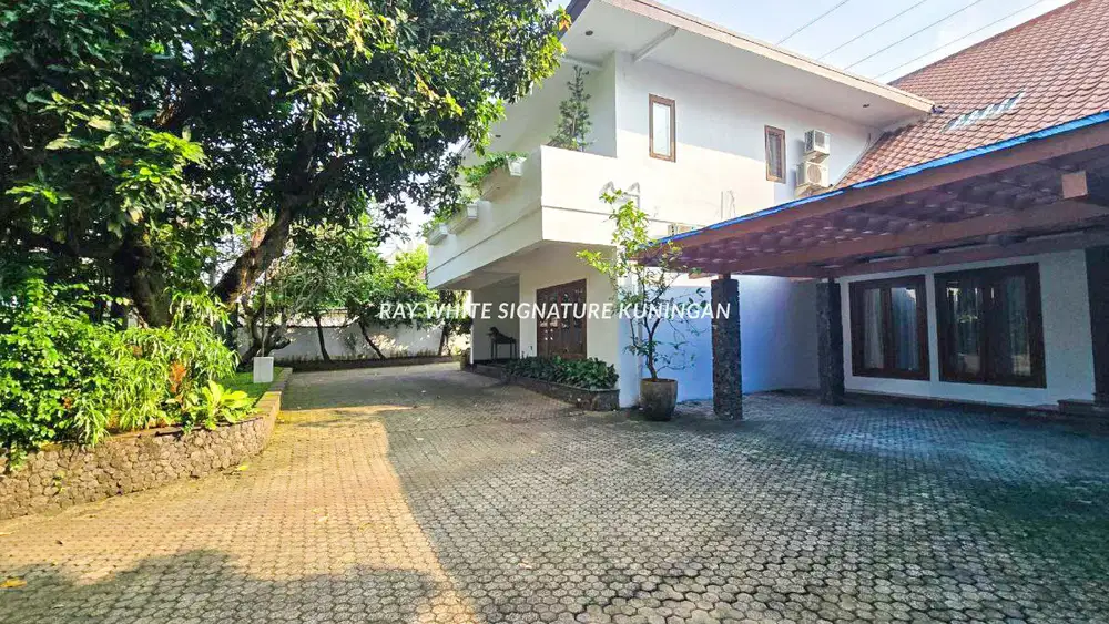 Rumah Mewah 2 Kavling Lokasi Prime Selangkah dari Sudirman, Jakarta