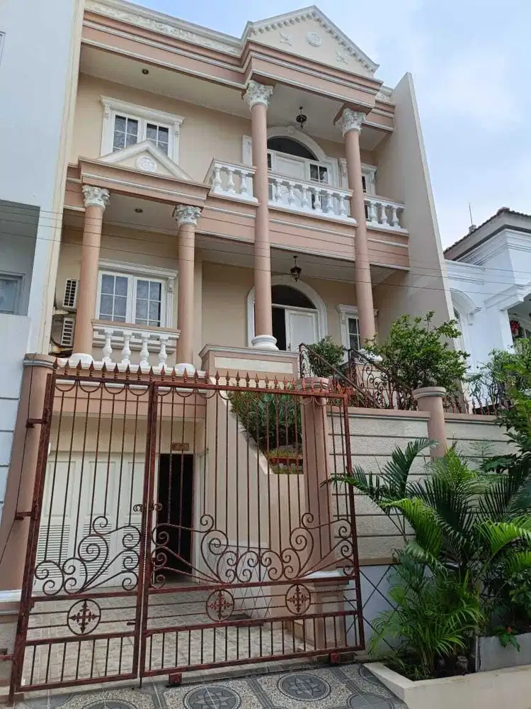Dijual Rumah Vila Permata Gading 3 Lantai Bagus Siap Huni