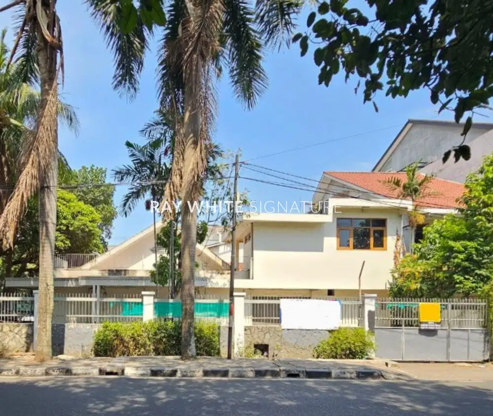 Rumah Lama Di Darmawangsa Raya, Posisi Hook Cocok Untuk Usaha