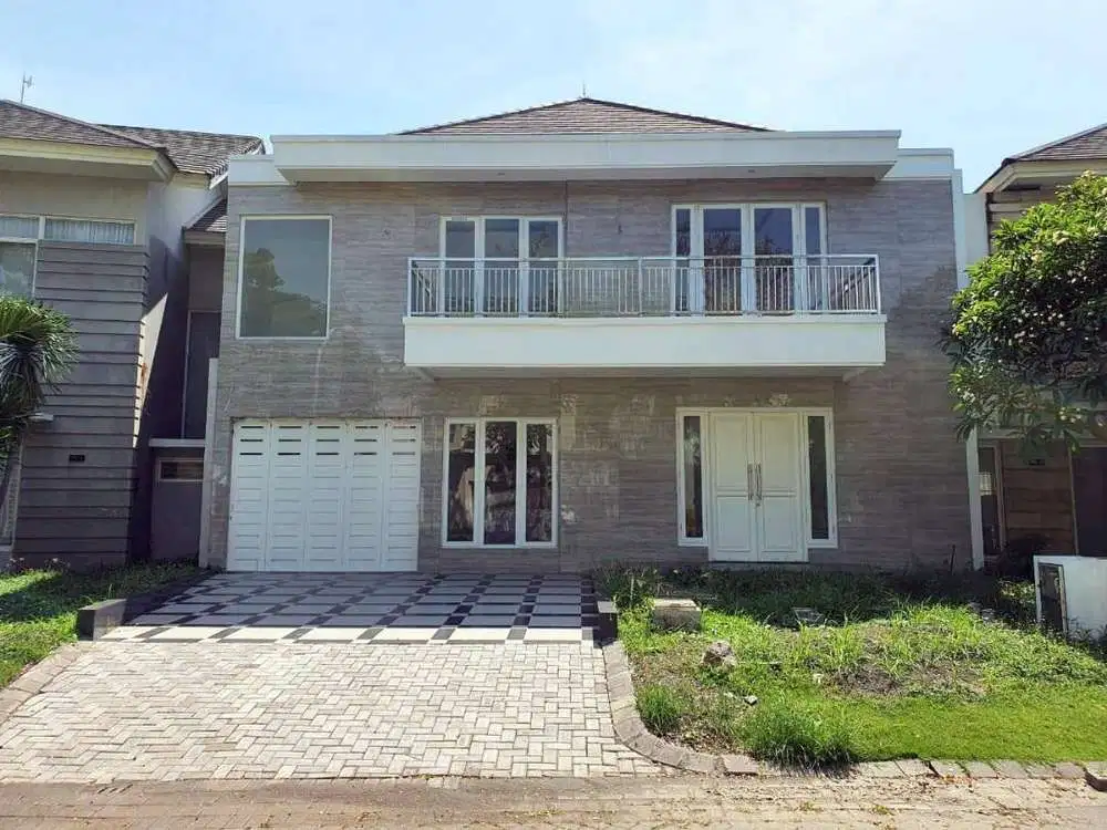 Rumah di Malibu Beach - Pakuwon City