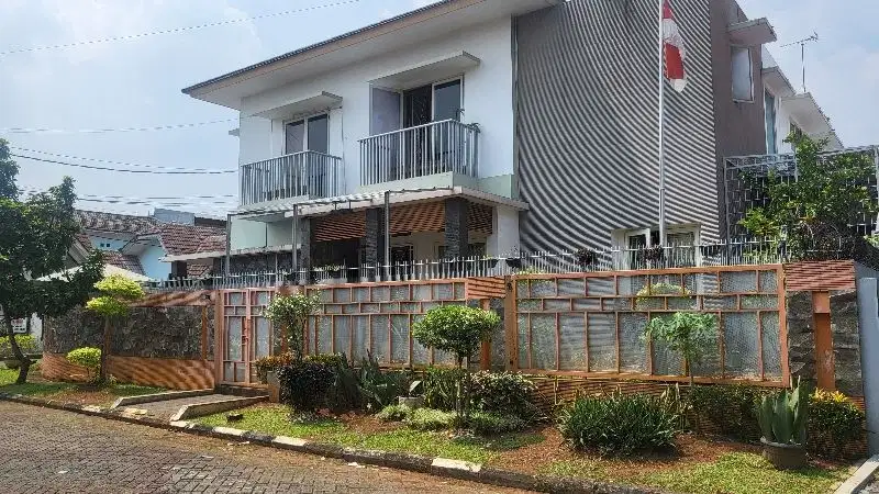 Rumah Hoek Siap Huni di BSD Dekat Tol dan Pasar Modern