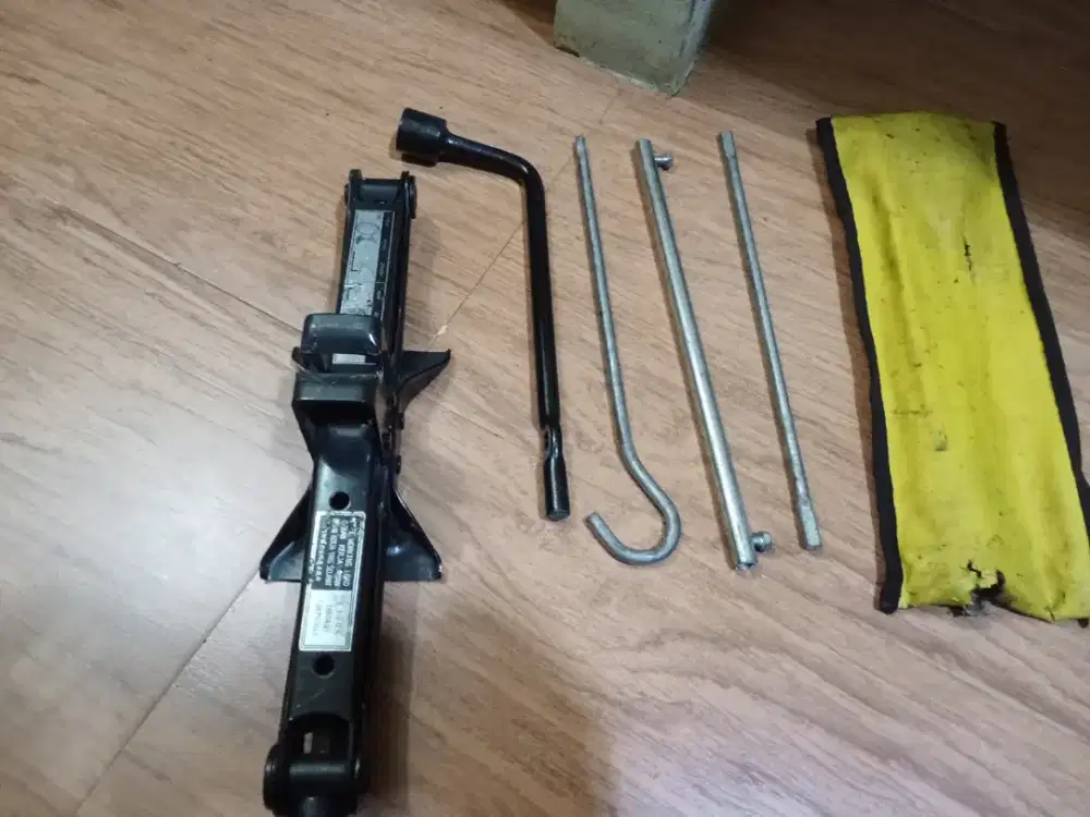 Dongkrak Original Avanza