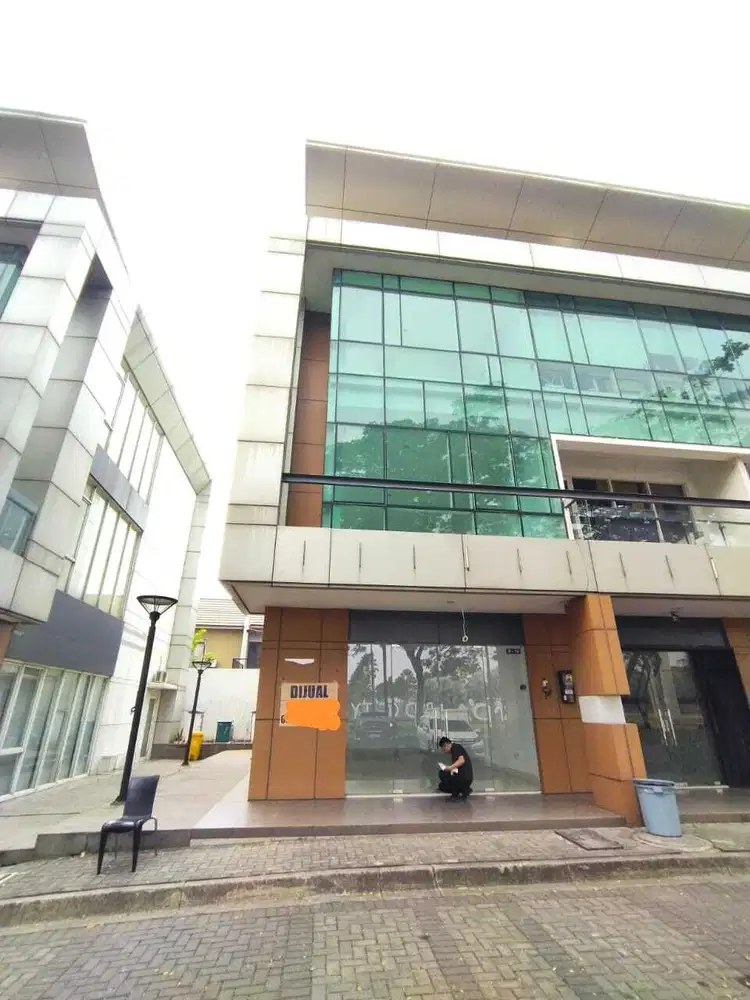 Ruko 3 Lantai di Icon Bsd, Luas Gede, Tangerang 243 m Baru HGB
