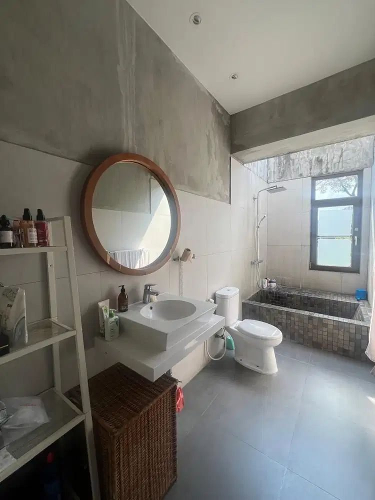 Rumah Hijau Banyak TAMAN, GREEN House Provence BSD Ternyaman, Puspita