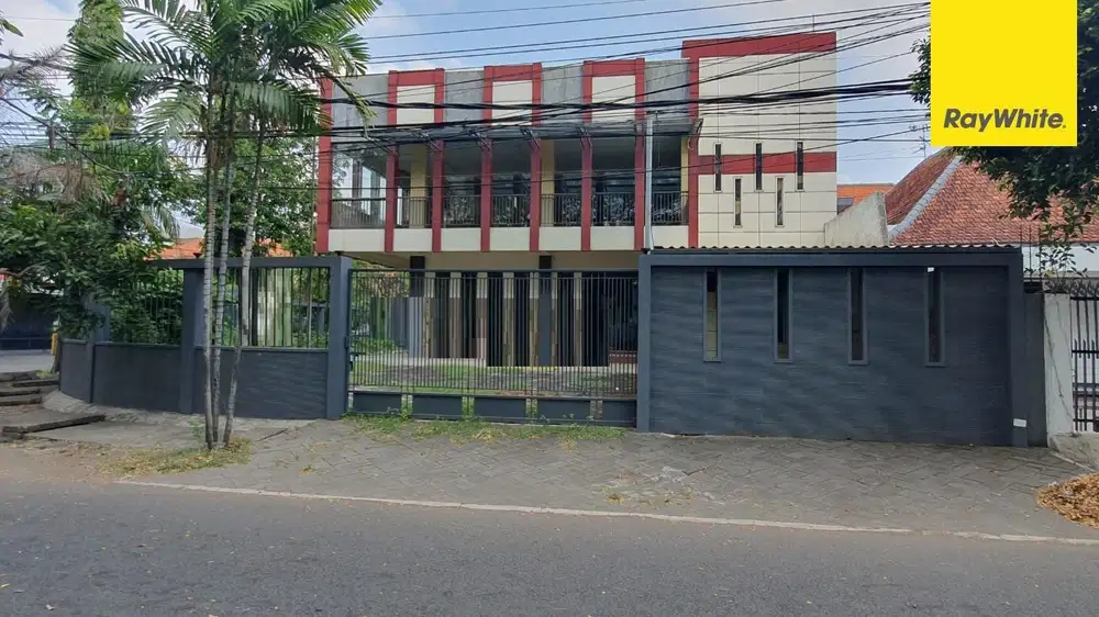 Dijual Rumah di Jalan Jaksa Agung Suprapto Surabaya