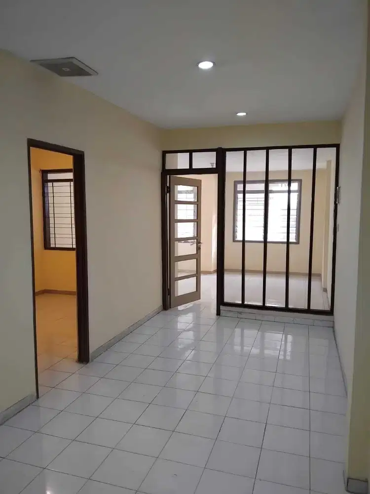 JUAL CEPAT RUMAH LAYAK HUNI KELAPA GADING BCS SUDAH RENOVASI  YO