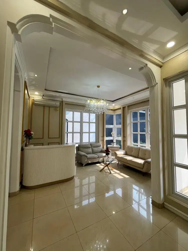 Rumah 150 m dari Stasiun Tebet - Mewah, Strategis