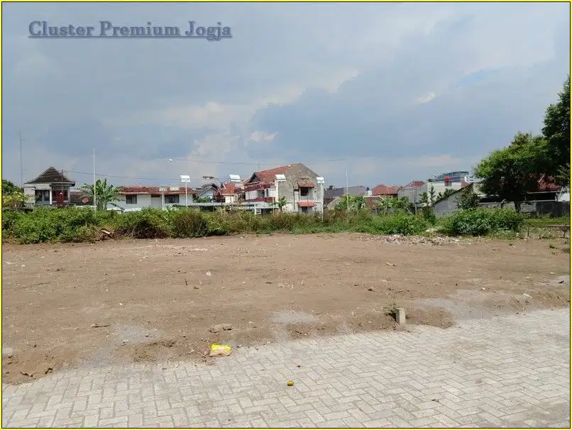 Tanah dekat UGM di jl kaliurang km 4 ,SHM P unit