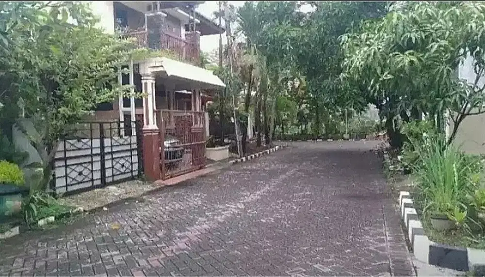 Dijual rumah Wiyung babatan mukti