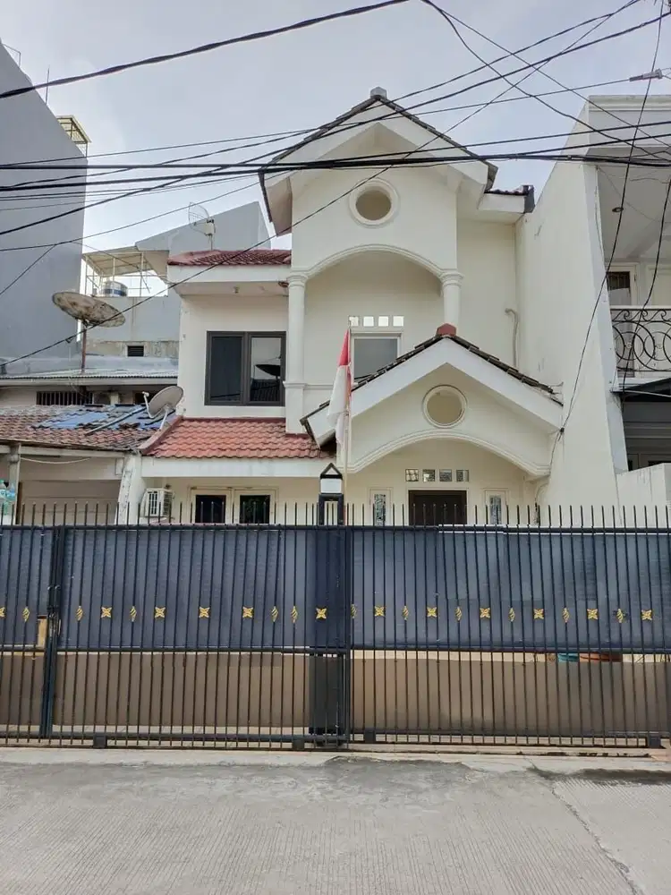 Rumah 2 Lantai Bagus Siap Pakai Kelapa Hibrida Kelapa Gading Dijual