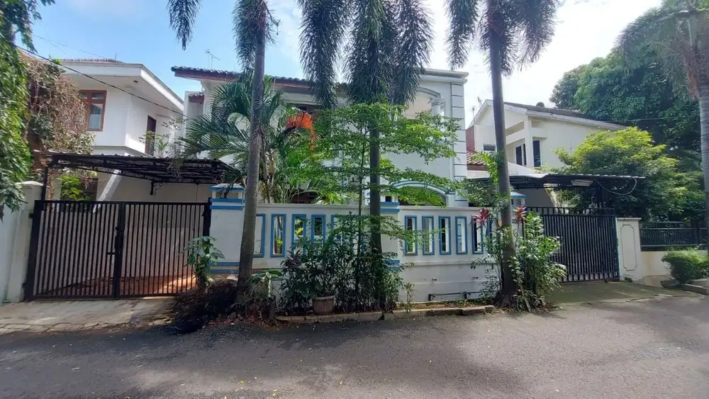 Rumah Nyaman di Tanjung Barat Jakarta Selatan Dekat Tol Akses 2 Mobil