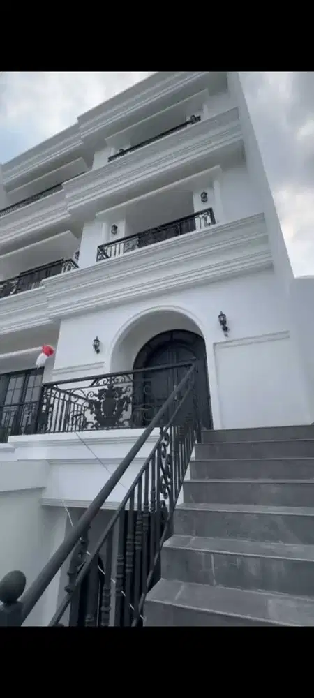 JUAL CEPAT RUMAH MEQAH SUNTER 5 SWIMMING POOL JALAN LEBAR