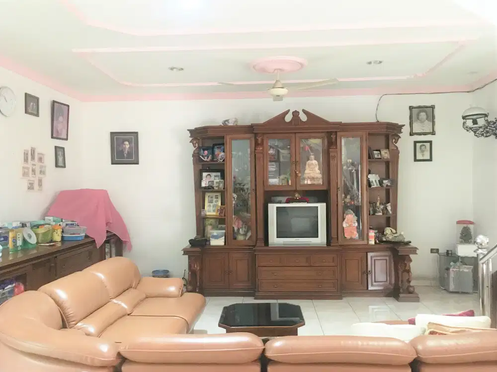 Rumah HOOK Di Kelapa Gading  Bagus dan Terawat