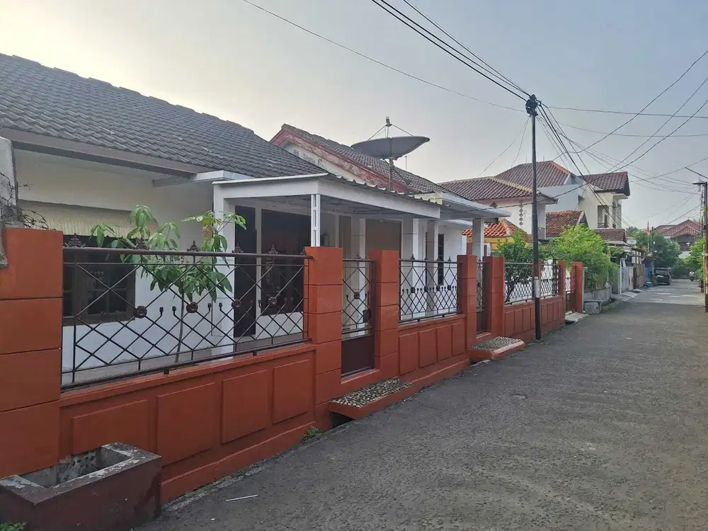 Rumah Luas Wisma Kusuma Indah Jatirahayu