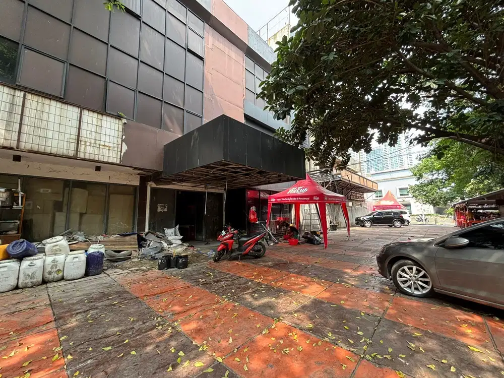 Dijual gedung kantor kecil di jalan raya Kemang