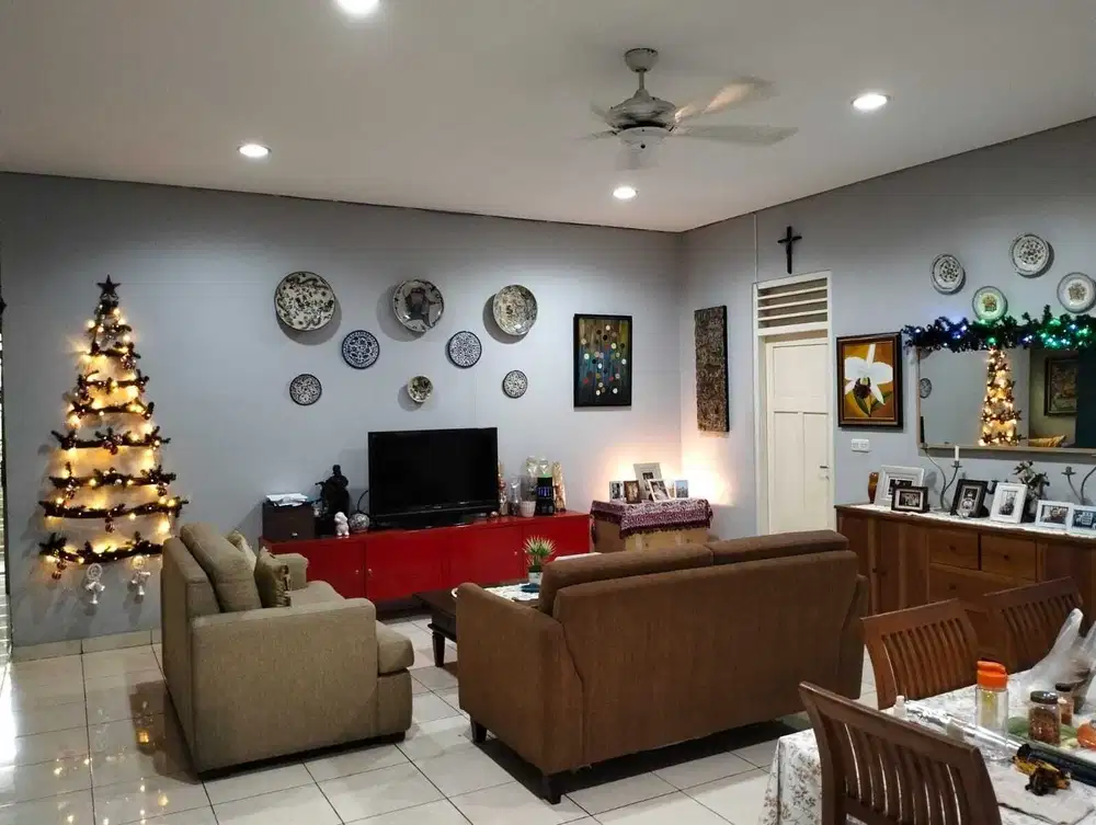 JUAL CEPAT RUMAH HOEK RAWAMANGUN 2 LANTAI TIMUR & SELATAN HEN