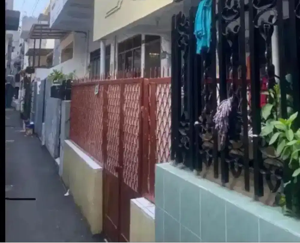 Dijual DIBAWAH NJOP Rumah di Tambora Dekat Area Kota Jakarta Barat